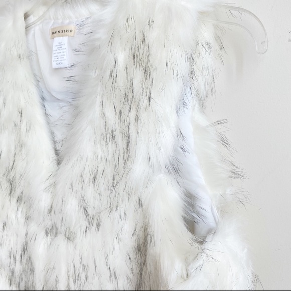 White Faux Fur Vest - Picture 6 of 8